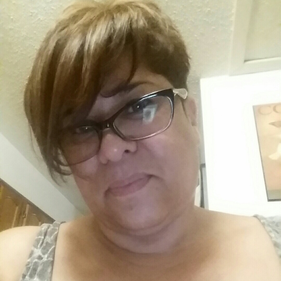 Meet your Posher, Julia - Picture 1 of 1